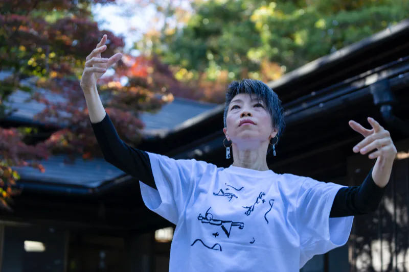 Hiromi Miyakita dancing
